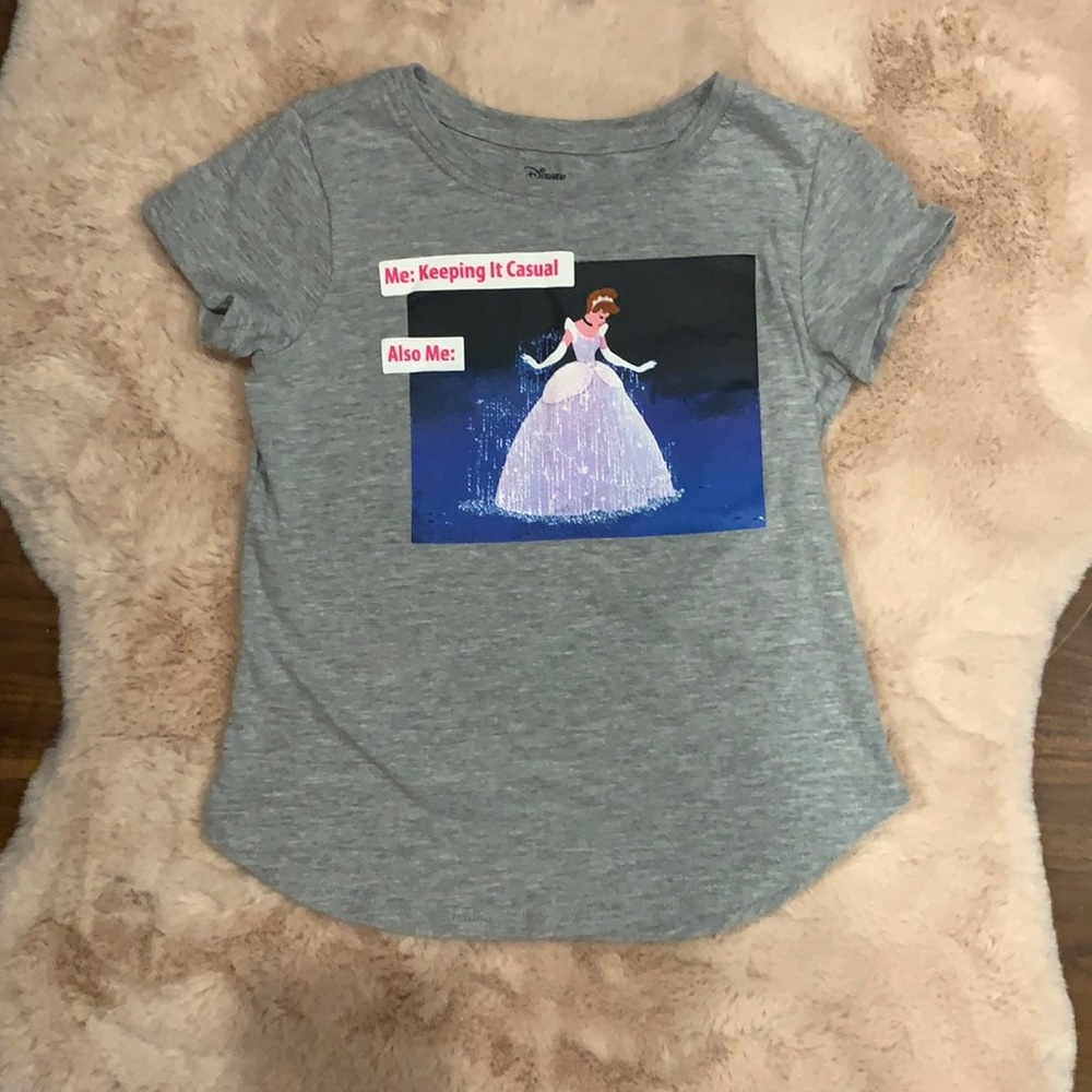 Disney princess t-shirt. Size 6. So cute!
